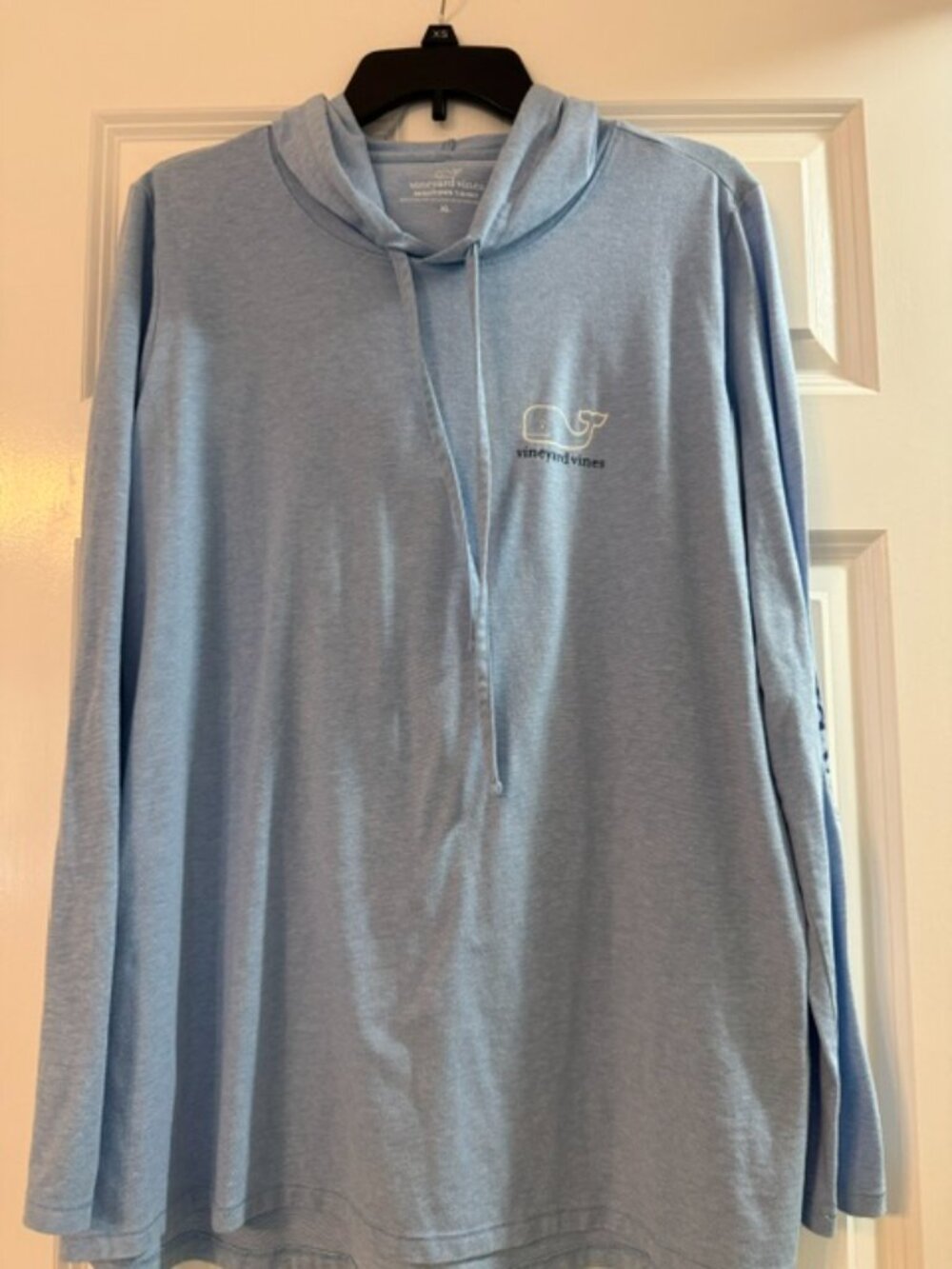 Vineyard Vines, ladies pullover hoodie tee, in light blue, size XL
